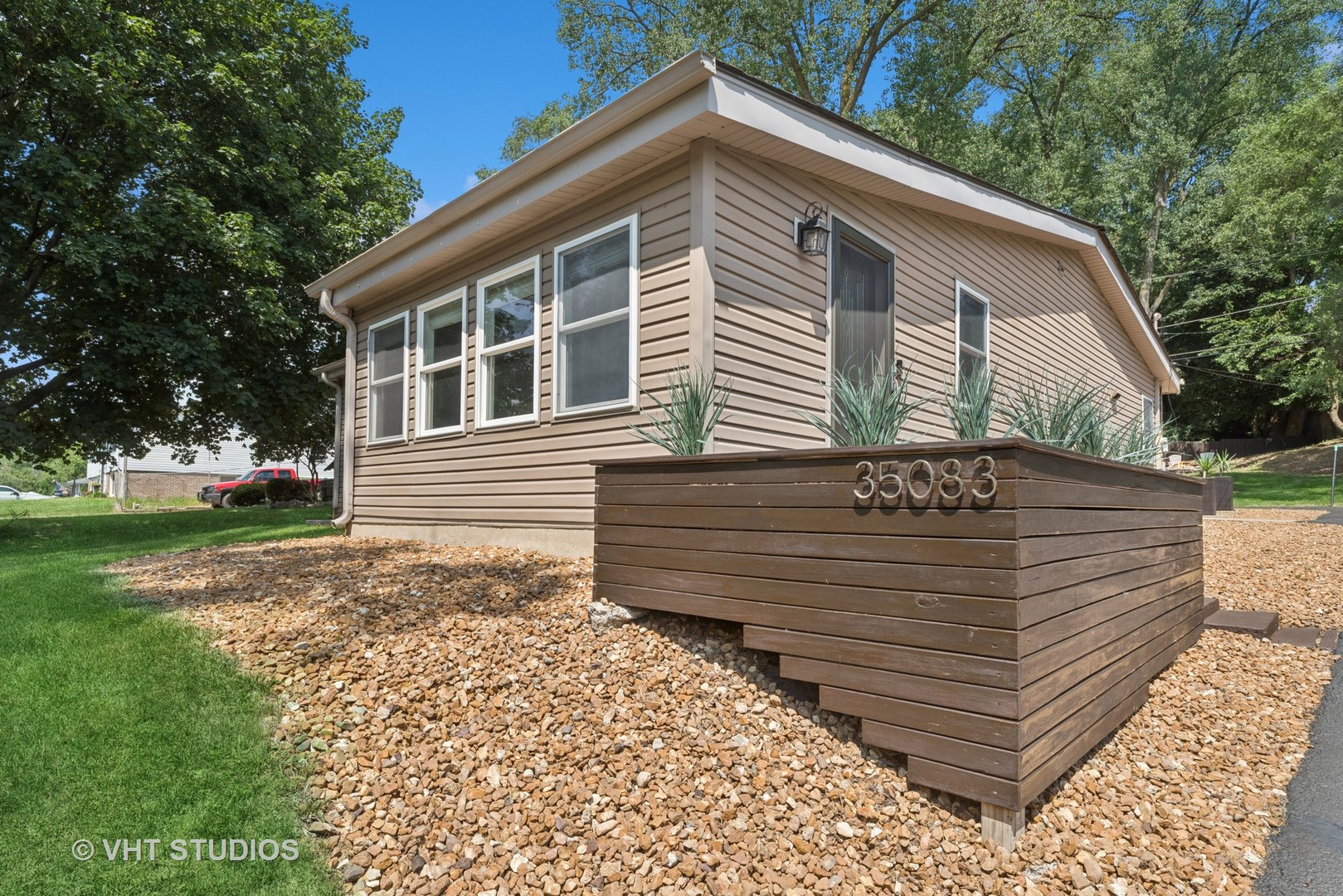 35083 N Sheridan Drive