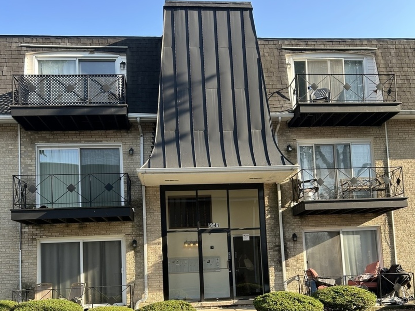 5641 S Circle Drive 104