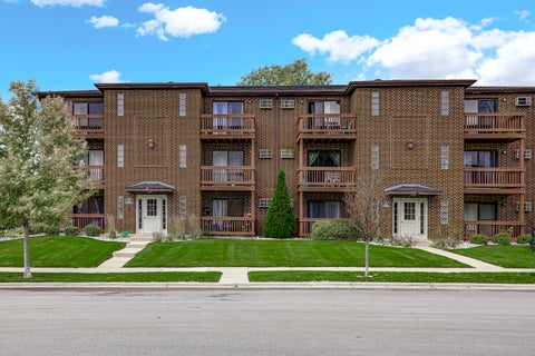 Photo of 1108 Cedar Street #3A, Glendale Heights, IL 60139 (MLS # 12784437)