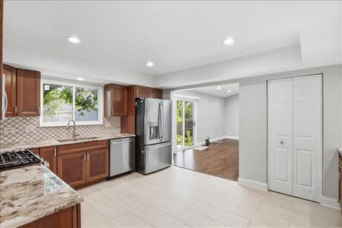 Tiny photo for 1284 Regent Drive, Mundelein, IL 60060 (MLS # 12717510)
