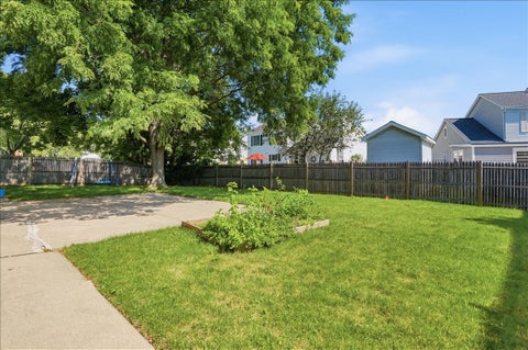 Tiny photo for 1284 Regent Drive, Mundelein, IL 60060 (MLS # 12717510)
