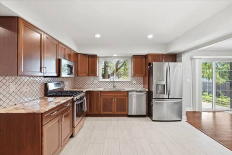 Tiny photo for 1284 Regent Drive, Mundelein, IL 60060 (MLS # 12717510)