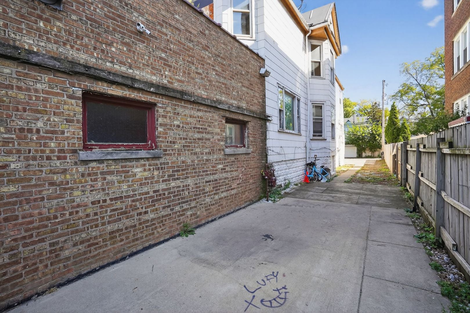 4151 N Pulaski