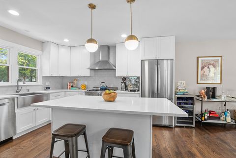 Tiny photo for 6221 Linden Lane, La Grange Highlands, IL 60525 (MLS # 12499220)