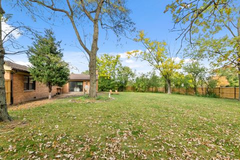 Tiny photo for 6221 Linden Lane, La Grange Highlands, IL 60525 (MLS # 12499220)