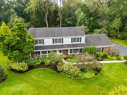 Photo of 1931 Farm Road, Lake Forest, IL 60045 (MLS # 12747239)