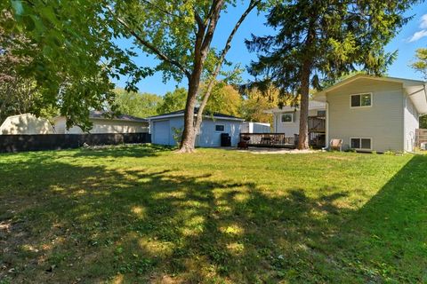 Tiny photo for 830 Russell Avenue, Winthrop Harbor, IL 60096 (MLS # 12475121)