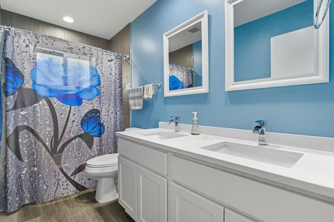 Tiny photo for 830 Russell Avenue, Winthrop Harbor, IL 60096 (MLS # 12475121)