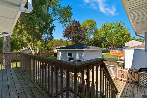 Tiny photo for 830 Russell Avenue, Winthrop Harbor, IL 60096 (MLS # 12475121)