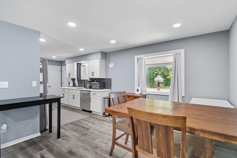 Tiny photo for 830 Russell Avenue, Winthrop Harbor, IL 60096 (MLS # 12475121)
