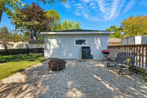 Tiny photo for 830 Russell Avenue, Winthrop Harbor, IL 60096 (MLS # 12475121)