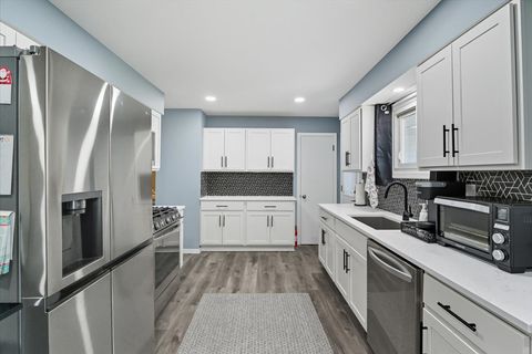 Tiny photo for 830 Russell Avenue, Winthrop Harbor, IL 60096 (MLS # 12475121)