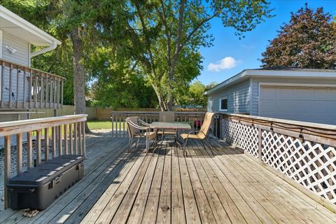 Tiny photo for 830 Russell Avenue, Winthrop Harbor, IL 60096 (MLS # 12475121)