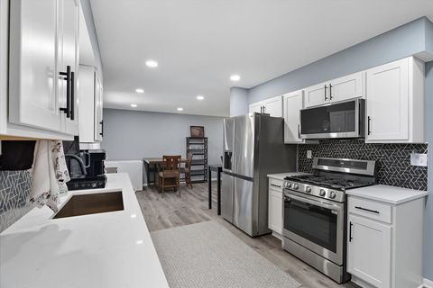 Tiny photo for 830 Russell Avenue, Winthrop Harbor, IL 60096 (MLS # 12475121)