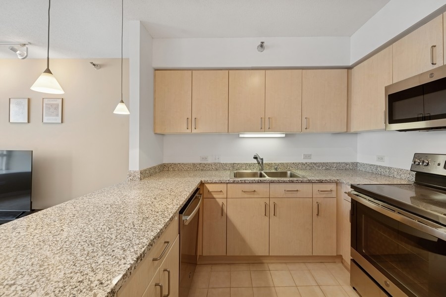 512 N McClurg Court 3502
