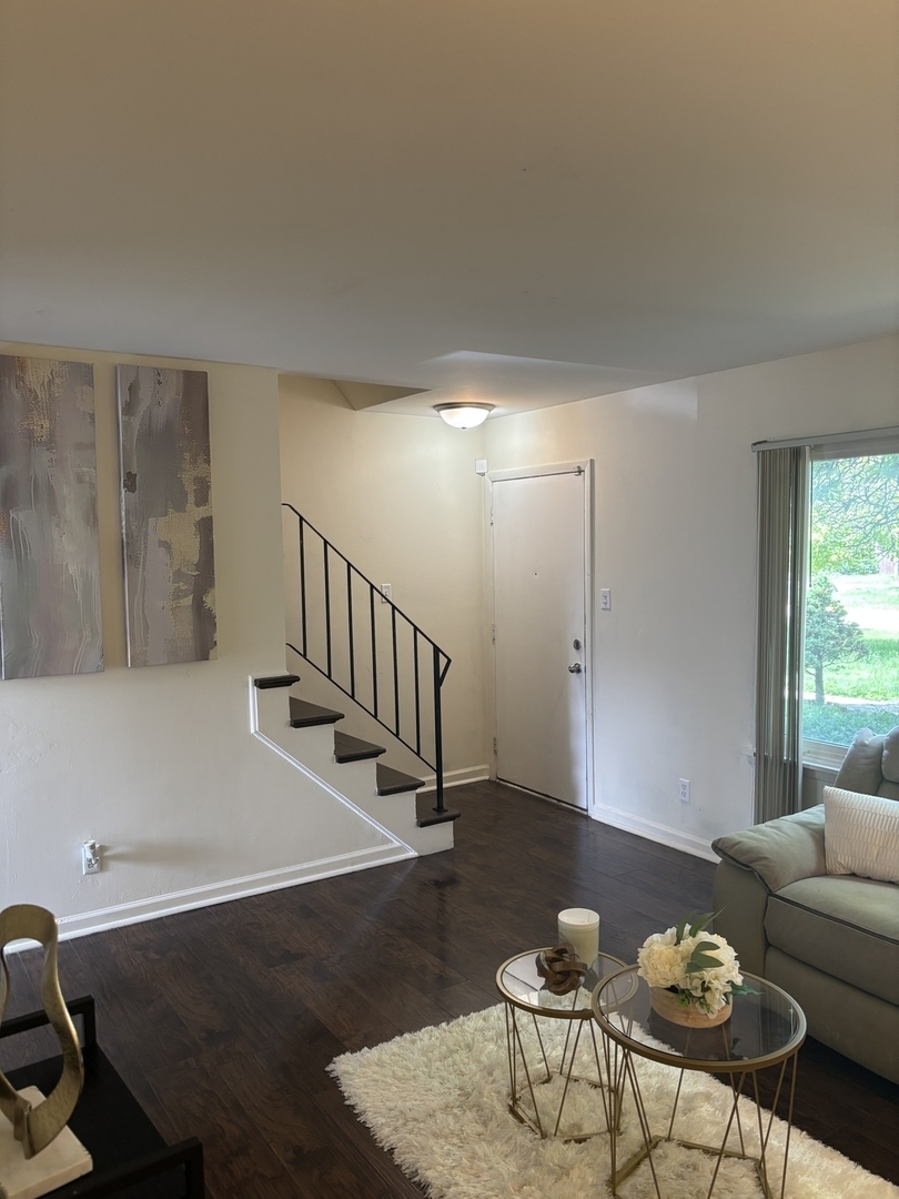 111 Greentree Court