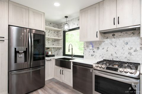 Tiny photo for 2 DOGWOOD Road, Rolling Meadows, IL 60008 (MLS # 12647516)