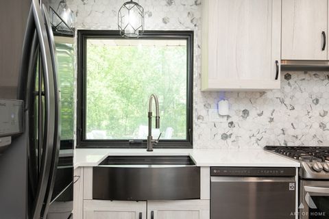 Tiny photo for 2 DOGWOOD Road, Rolling Meadows, IL 60008 (MLS # 12647516)