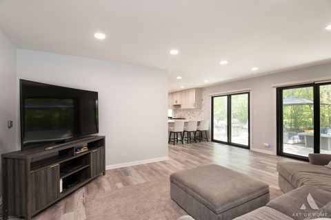Tiny photo for 2 DOGWOOD Road, Rolling Meadows, IL 60008 (MLS # 12647516)