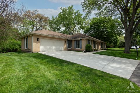 Tiny photo for 2 DOGWOOD Road, Rolling Meadows, IL 60008 (MLS # 12647516)