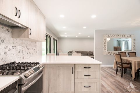 Tiny photo for 2 DOGWOOD Road, Rolling Meadows, IL 60008 (MLS # 12647516)