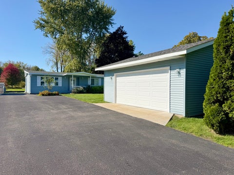 Photo of 614 Livingston Street, McHenry, IL 60050 (MLS # 12734766)