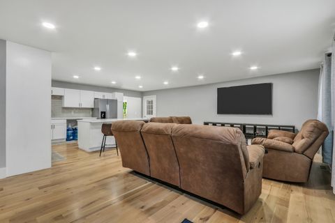 Tiny photo for 3426 Country Club Avenue, Gurnee, IL 60031 (MLS # 12455774)