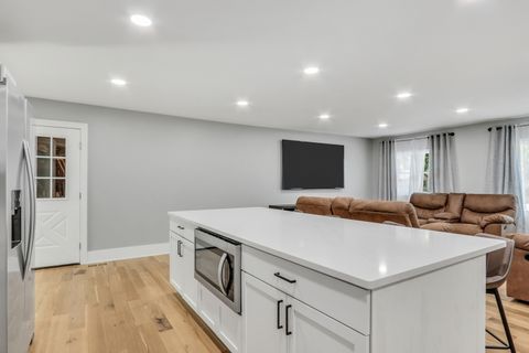 Tiny photo for 3426 Country Club Avenue, Gurnee, IL 60031 (MLS # 12455774)