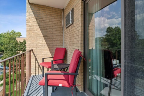 Tiny photo for 6670 S Brainard Avenue #409, Countryside, IL 60525 (MLS # 12743360)