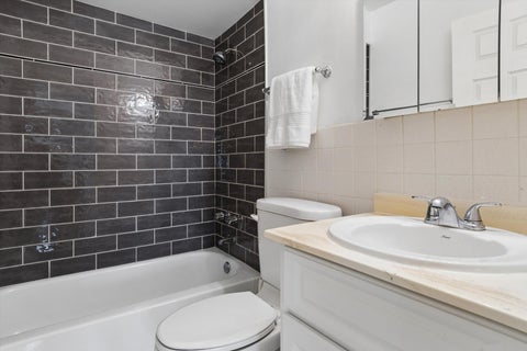 Tiny photo for 6670 S Brainard Avenue #409, Countryside, IL 60525 (MLS # 12743360)