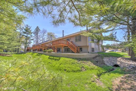 Tiny photo for 102 River Bluff Court, Carpentersville, IL 60110 (MLS # 12624528)