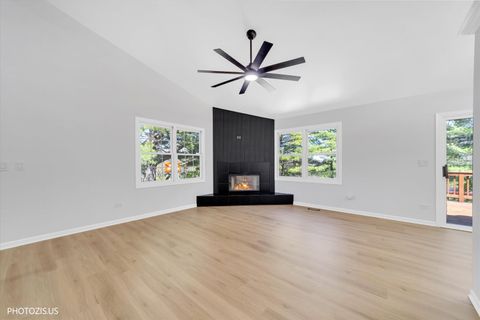 Tiny photo for 102 River Bluff Court, Carpentersville, IL 60110 (MLS # 12624528)
