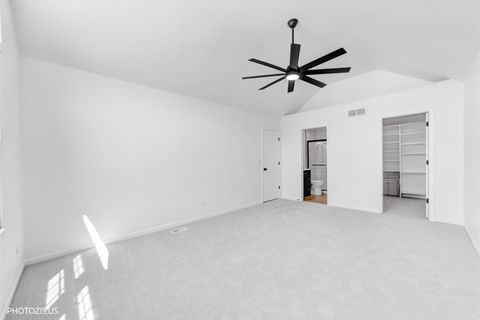 Tiny photo for 102 River Bluff Court, Carpentersville, IL 60110 (MLS # 12624528)