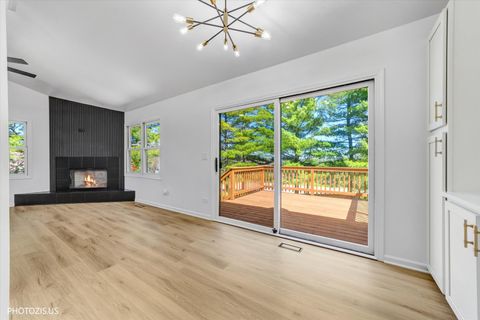 Tiny photo for 102 River Bluff Court, Carpentersville, IL 60110 (MLS # 12624528)