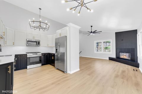 Tiny photo for 102 River Bluff Court, Carpentersville, IL 60110 (MLS # 12624528)
