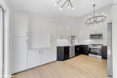 Tiny photo for 102 River Bluff Court, Carpentersville, IL 60110 (MLS # 12624528)