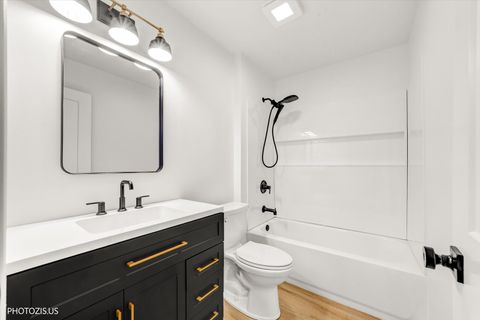Tiny photo for 102 River Bluff Court, Carpentersville, IL 60110 (MLS # 12624528)