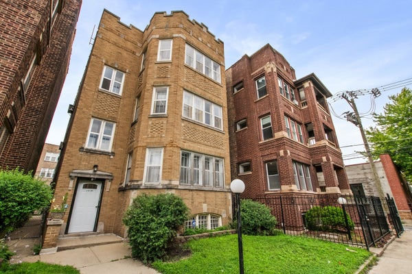7918 S CHAMPLAIN AVE, CHICAGO, IL 60619 - Image fff97920318c063c33800c8a75149fd3/4045441181