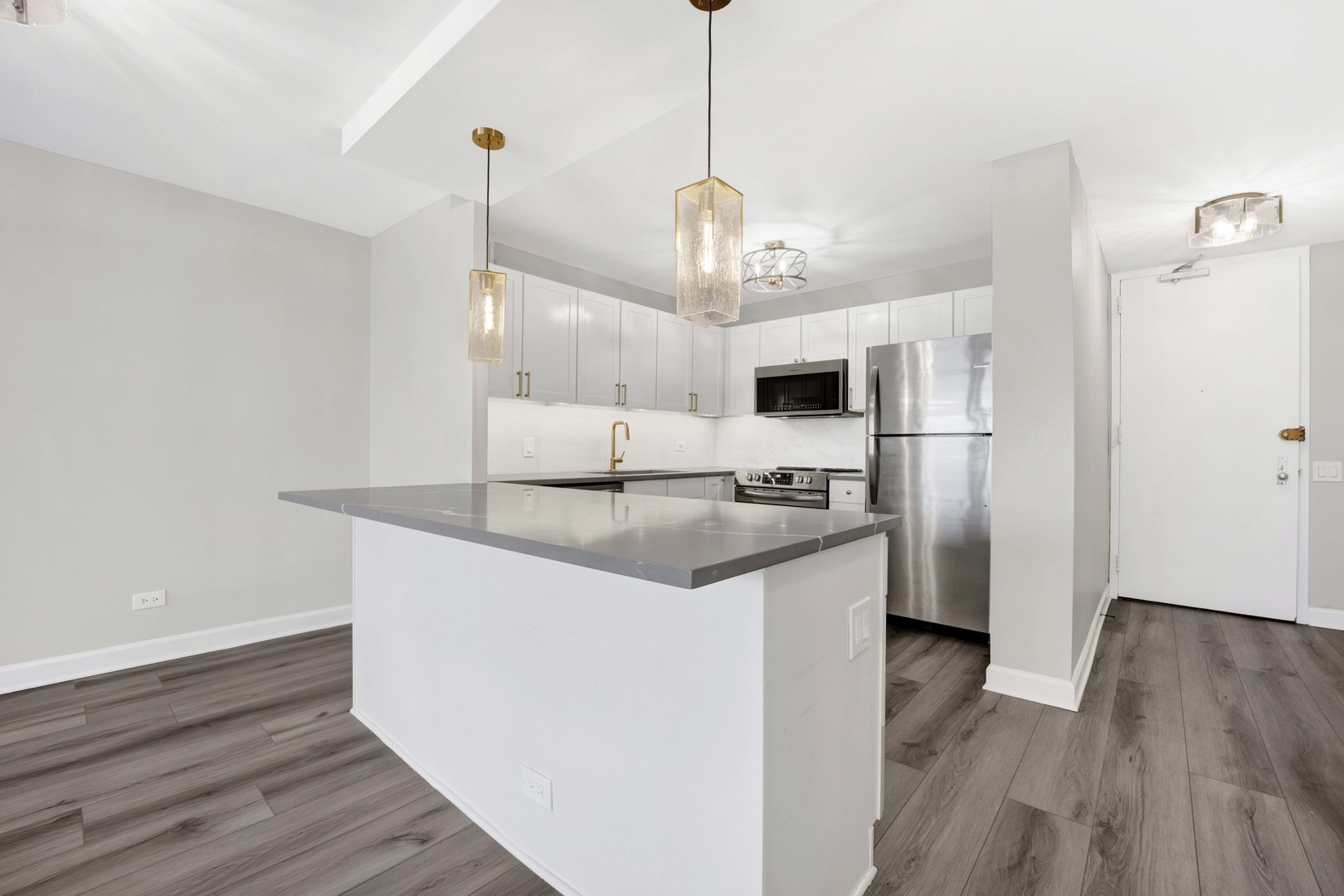 30 E Huron Street 4901