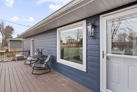 Tiny photo for 3719 N Thornwood Avenue, Davenport, IA 52806 (MLS # 100000334)