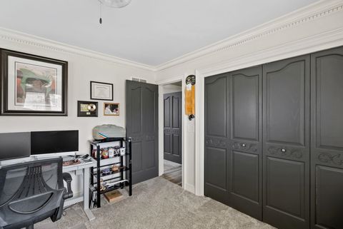 Tiny photo for 3719 N Thornwood Avenue, Davenport, IA 52806 (MLS # 100000334)