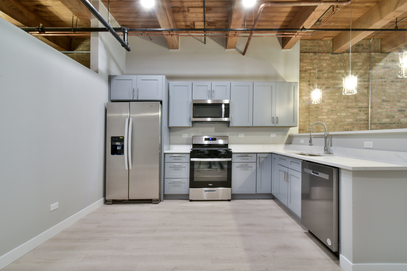 11 E Illinois Street 304