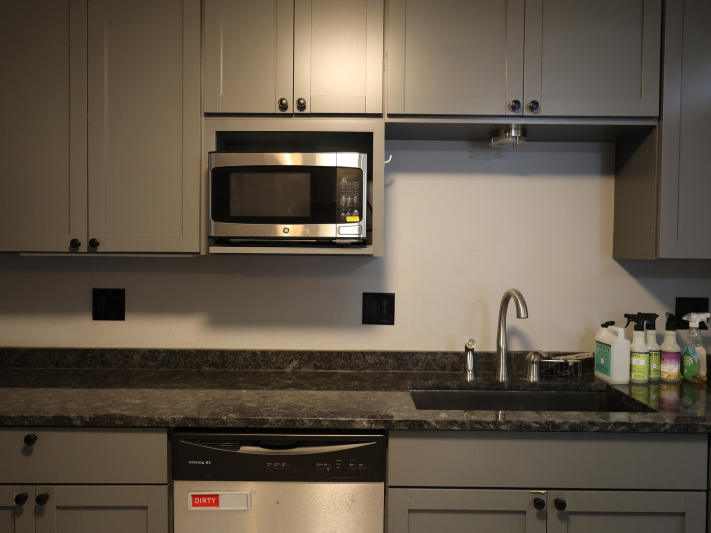 9433 Lincolnwood Drive