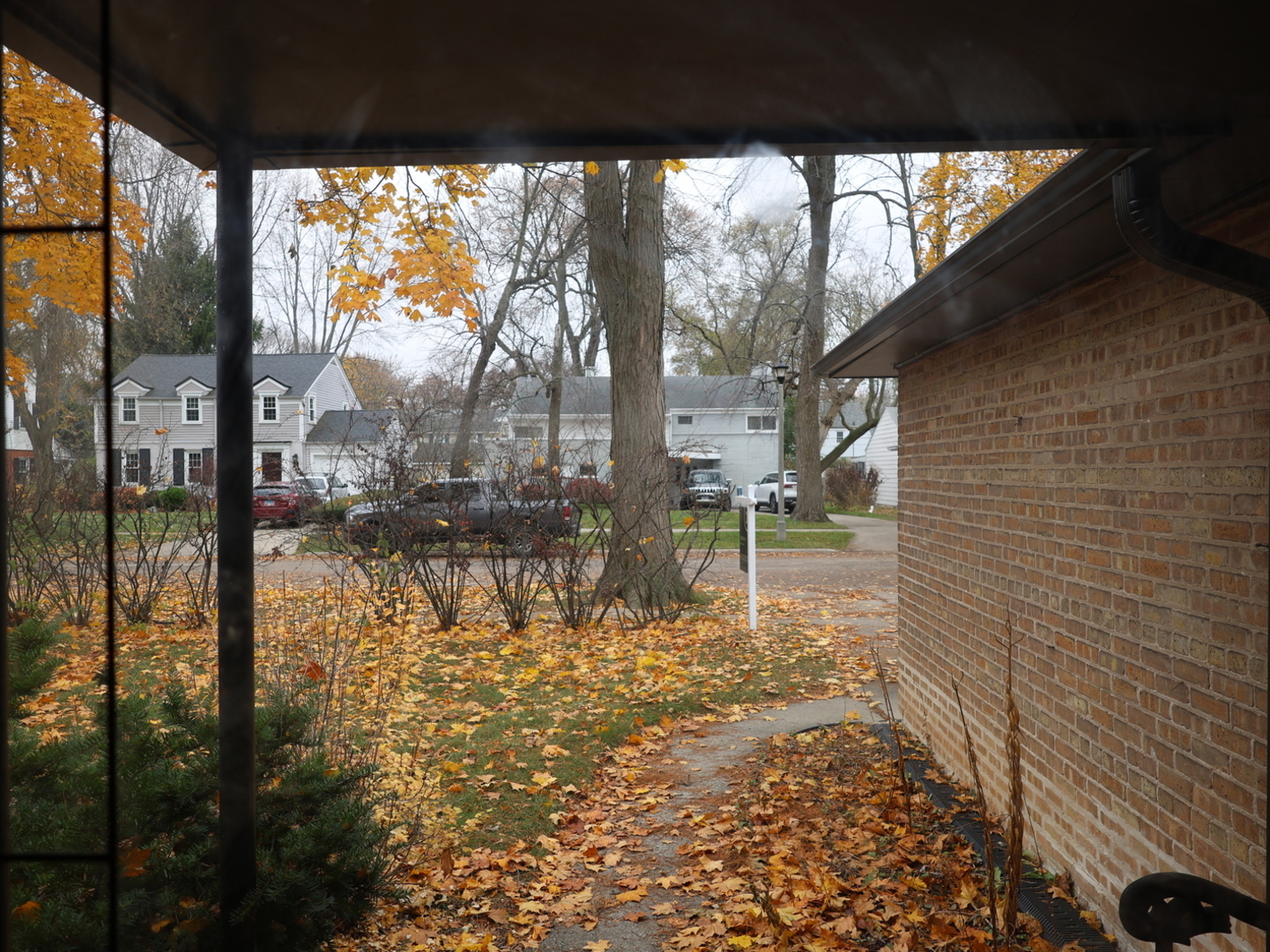 9433 Lincolnwood Drive