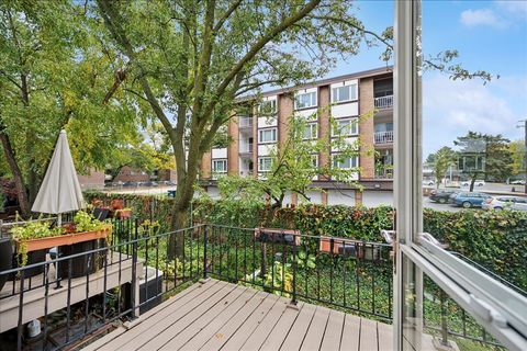 Tiny photo for 1918 Wilmette Avenue #B, Wilmette, IL 60091 (MLS # 12504473)