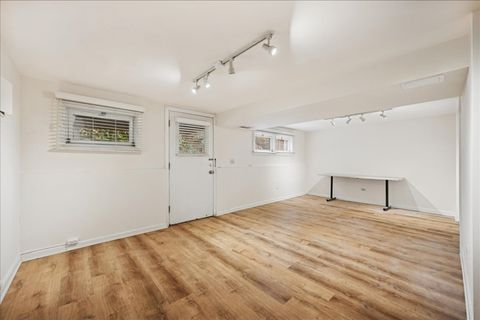 Tiny photo for 1918 Wilmette Avenue #B, Wilmette, IL 60091 (MLS # 12504473)