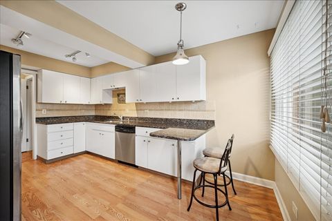 Tiny photo for 1918 Wilmette Avenue #B, Wilmette, IL 60091 (MLS # 12504473)