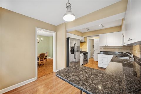 Tiny photo for 1918 Wilmette Avenue #B, Wilmette, IL 60091 (MLS # 12504473)