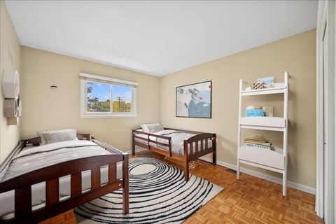 Tiny photo for 1918 Wilmette Avenue #B, Wilmette, IL 60091 (MLS # 12504473)