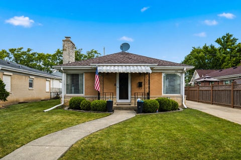 Photo of 5010 Fargo Avenue, Skokie, IL 60077 (MLS # 12717212)